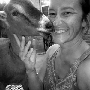 Meet your Posher, Dana